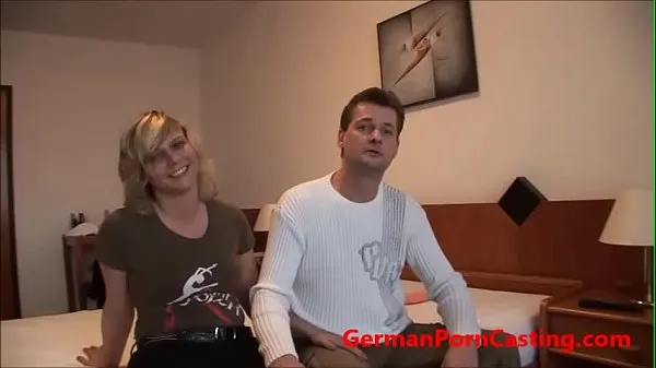 观看German Amateur Gets Fucked During Porn Casting巨型管