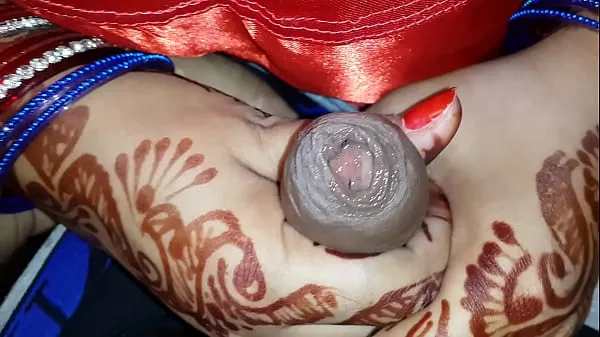Titta på Sexy delhi wife showing nipple and rubing hubby dick mega Tube
