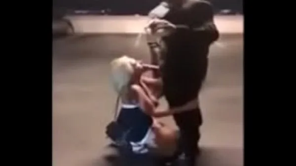 观看Blonde MILF sucks black cock in an elevator巨型管