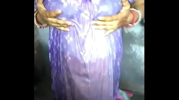 メガチューブ透明なサリーで熱いインドの成熟したdesiおばさんのセックス見てください