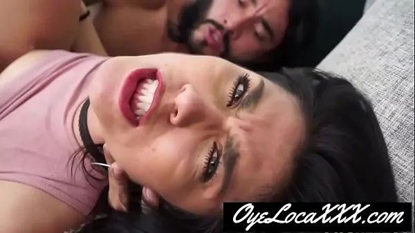 Oglądaj FULL SCENE on - When Latina Kaylee Evans takes a trip to Colombia, she finds herself in the midst of an erotic adventure. It all starts with a raunchy photo shoot that quickly evolves into an orgasmic romp mega Tube