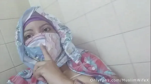 Nézze meg a Real Arab عرب وقحة كس Mom Sins In Hijab By Squirting Her Muslim Pussy On Webcam ARABE RELIGIOUS SEX mega Tube-t