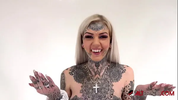 Watch Tattooed Amber Luke rides the tremor for the first time mega Tube