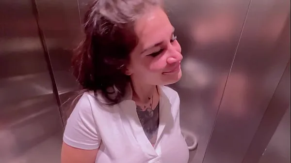 Nézze meg a Beautiful girl Instagram blogger sucks in the elevator of the store and gets a facial mega Tube-t
