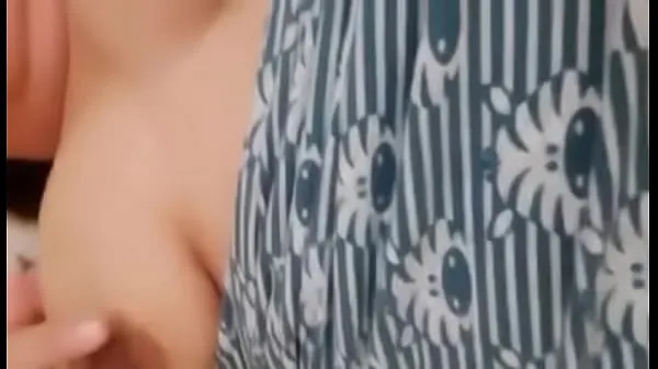 Παρακολουθήστε Big Nipple Women Playing With Her Boobs & Pussy mega Tube