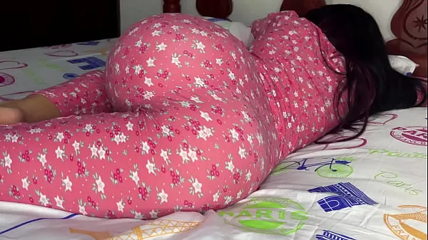 Katso I can't stop watching my Stepdaughter's Ass in Pajamas - My Perverted Stepfather Wants to Fuck me in the Ass mega Tube