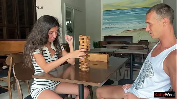 Stepsister lost her ass in a Jenga game and got fucked in Anal मेगा ट्यूब देखें