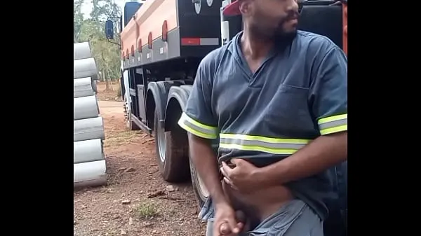 Watch Worker Masturbating on Construction Site Hidden Behind the Company Truck mega Tube